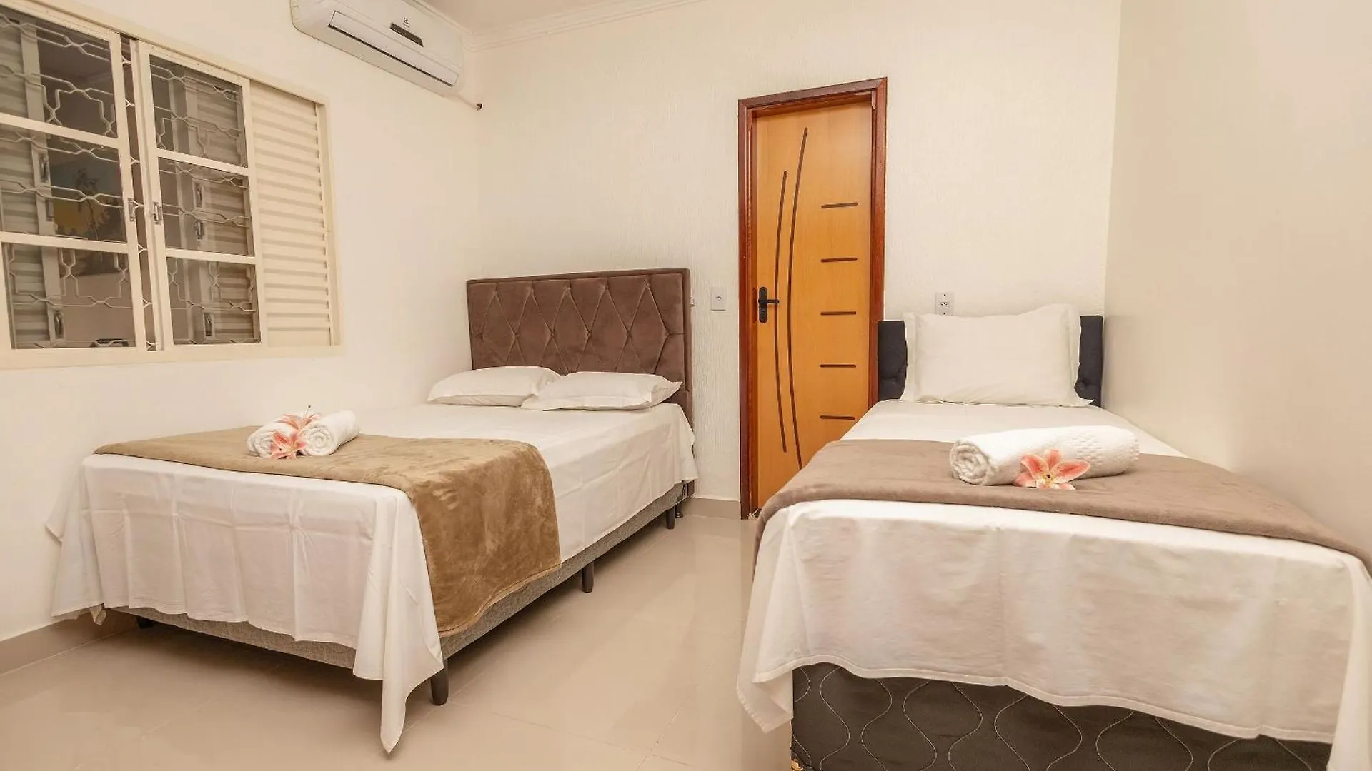 Casa 4 Quartos C/ Varanda Gourmet E Piscina كلدس نوفاس بيت للعطل