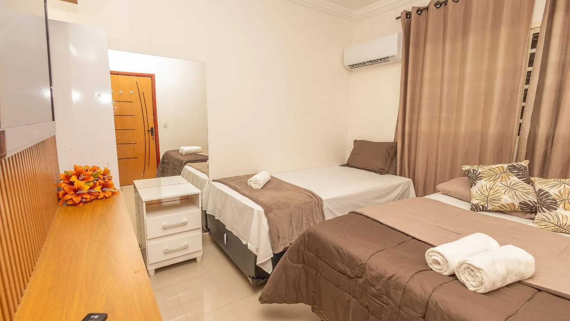 Casa 4 Quartos C/ Varanda Gourmet E Piscina كلدس نوفاس بيت للعطل